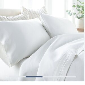 NWT, Norwex- Pillowcase set of 2, KING (Cloud)